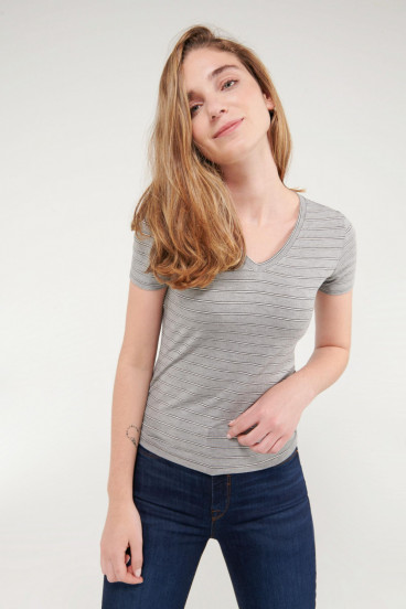 Camiseta básica, manga corta con cuello en V