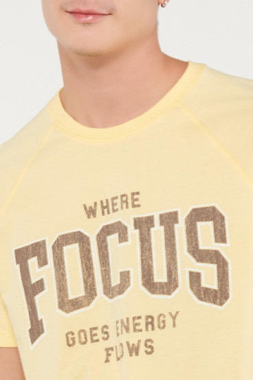 Camiseta manga corta moda con estampado en frente.