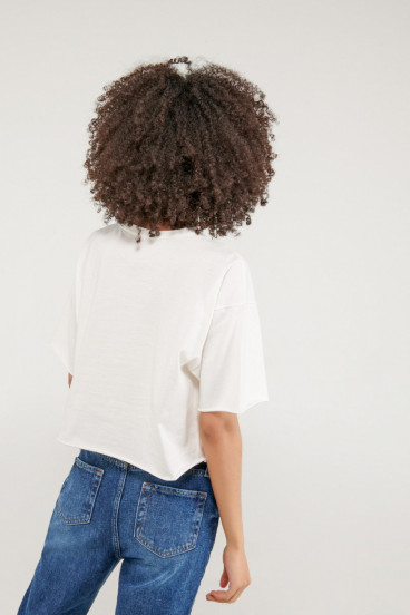 Camiseta manga corta con estampado en frente.