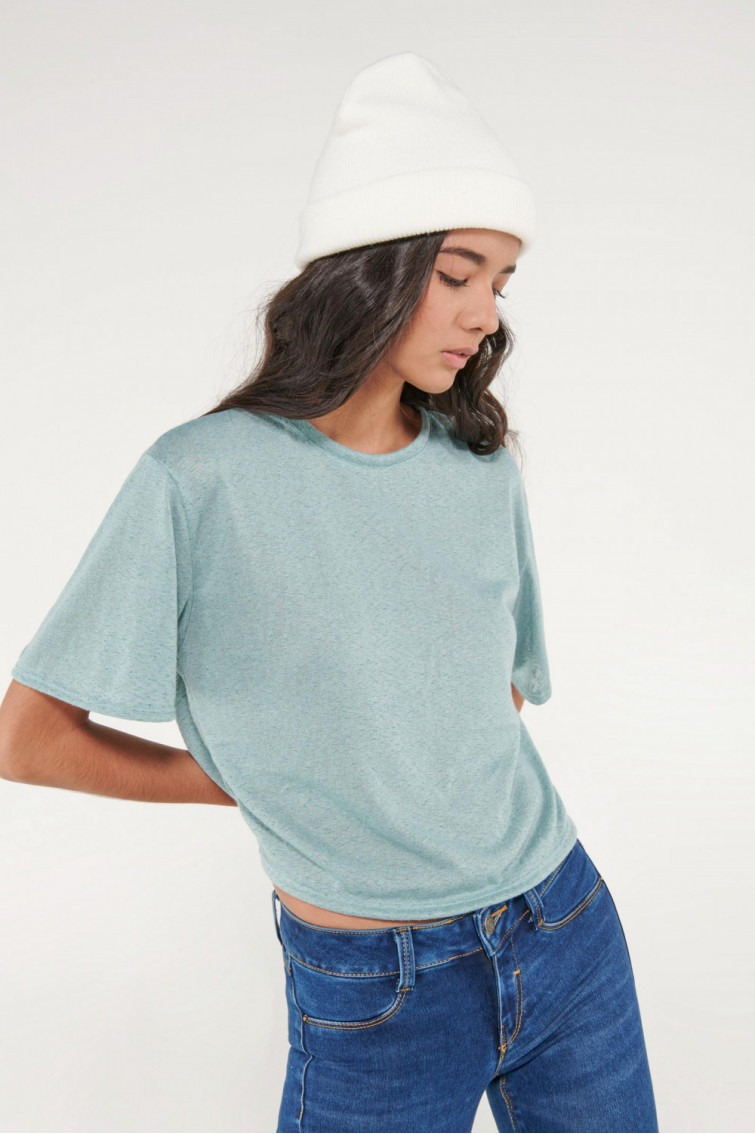 Camiseta chic manga corta con tela importada.
