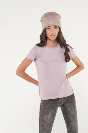 Camiseta cuello redondo, manga corta con estampado loungewear.