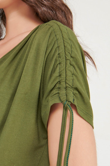 Pantalón enterizo unicolor, escote cruzado