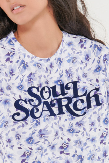 Camiseta manga corta y cuello redondo con estampado floral.