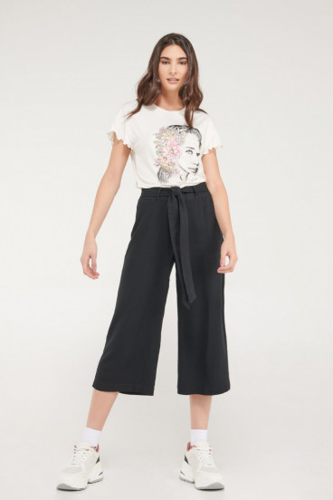 Camiseta estampada con perlas