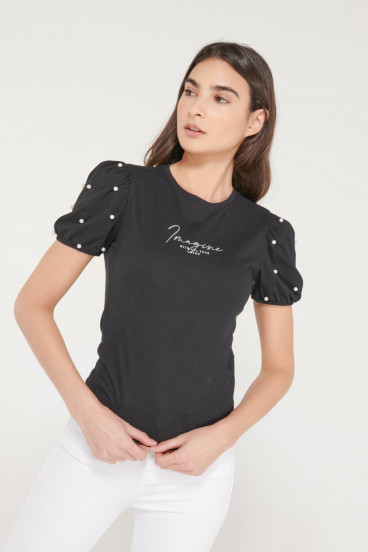 Camiseta manga corta estampada con perlas.