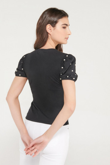 Camiseta manga corta estampada con perlas.