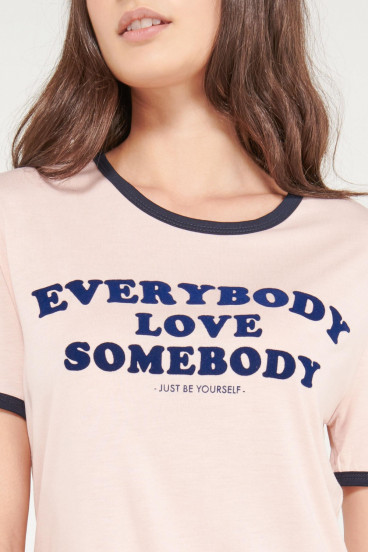 camiseta-manga-corta-con-estampado-en-frente