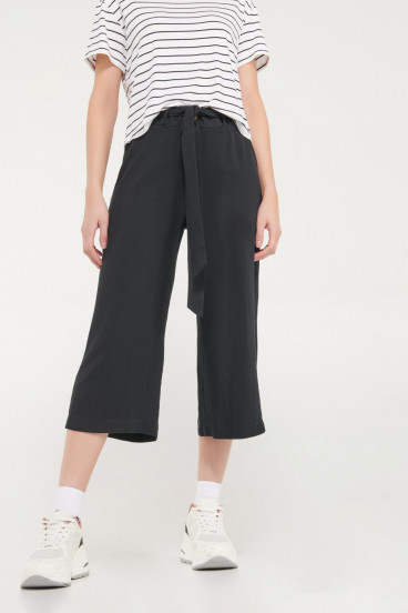 Pantalón culotte con cinturón
