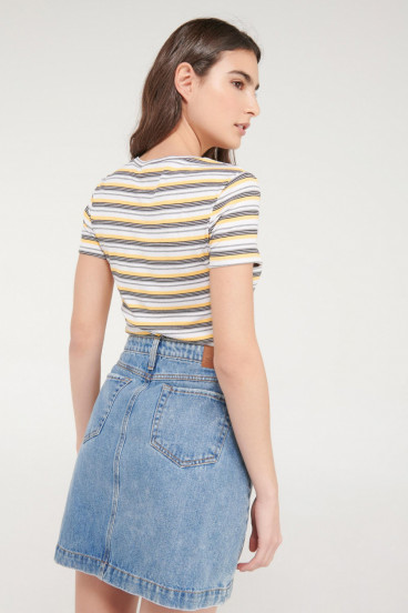 Camiseta básica, manga corta.