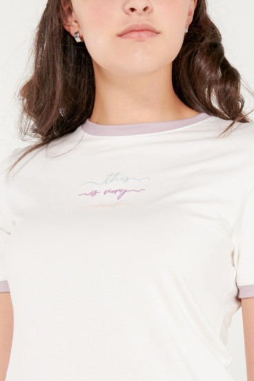 camiseta-cuello-redondo-manga-corta-con-puno-en-contraste-con-estampado