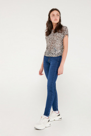 Camiseta chic manga corta con tela importada.