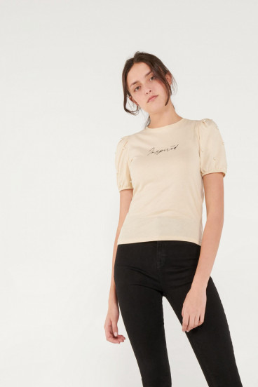 Camiseta manga corta estampada con perlas.