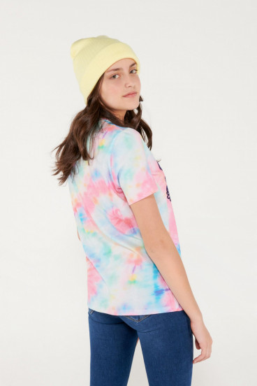 Camiseta manga corta tye dye con estampado en frente.