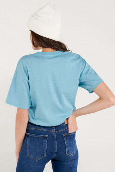 Camiseta manga corta con estampado en frente.