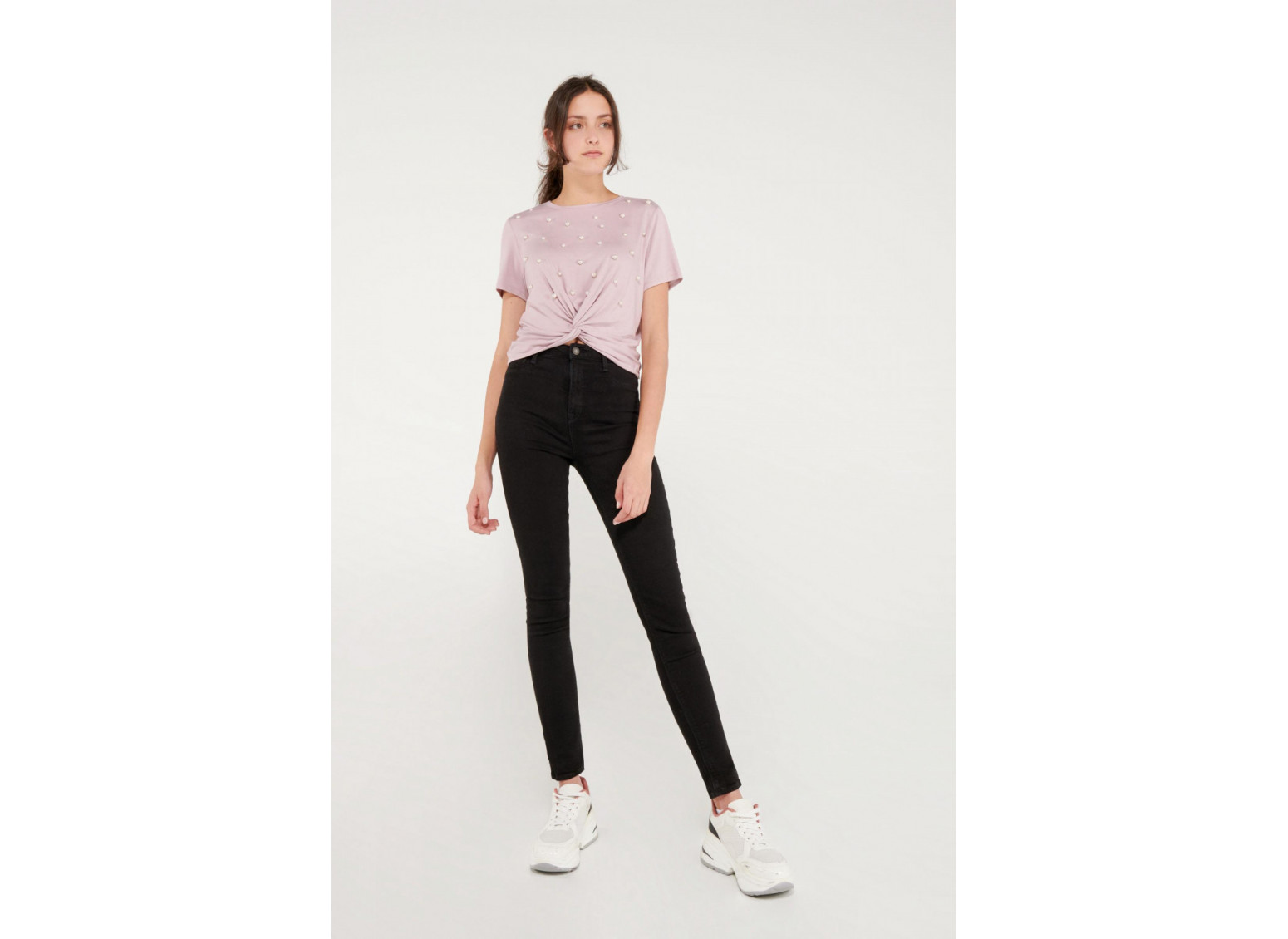 Camiseta unicolor con perlas, chic.