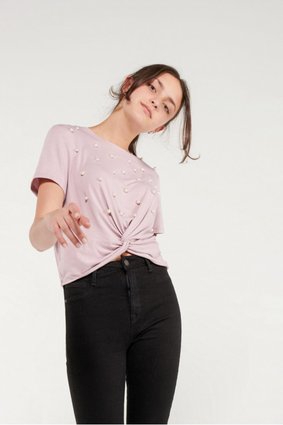Camiseta unicolor con perlas, chic.