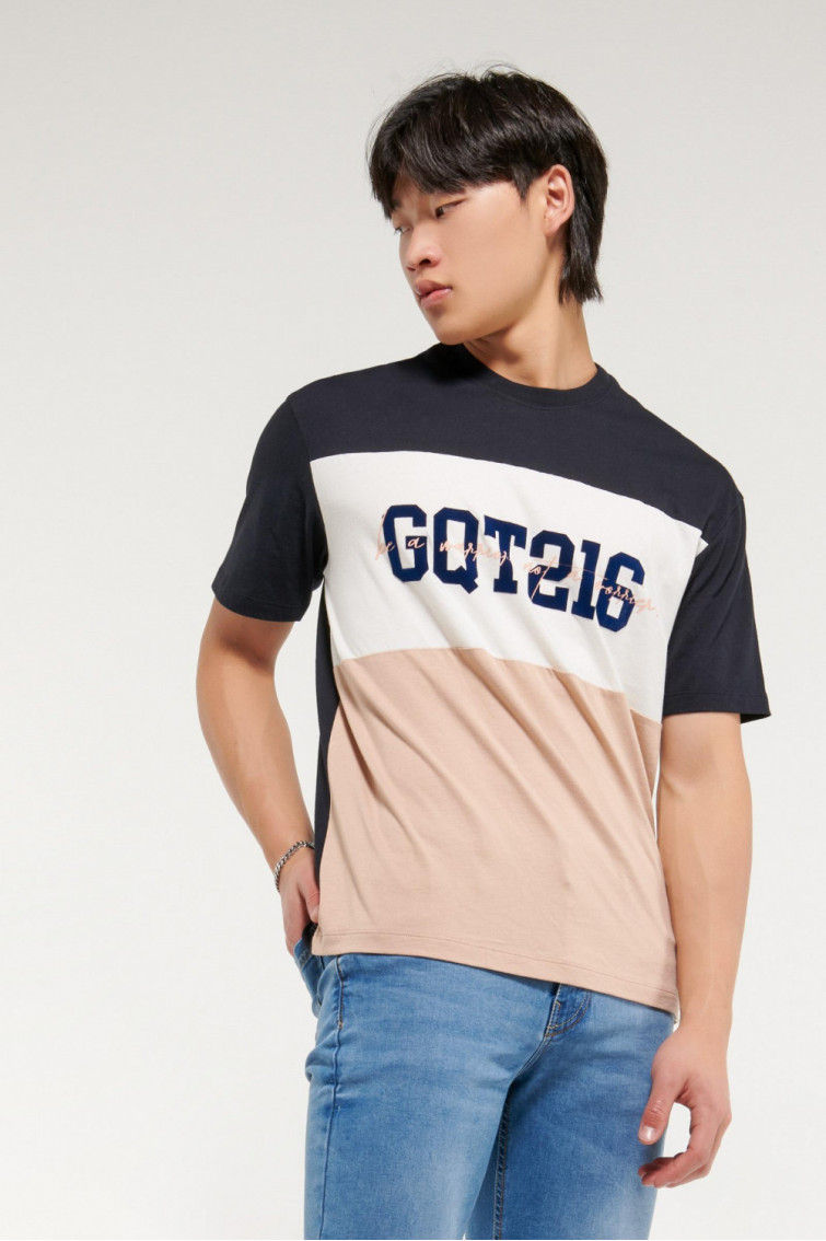 Camiseta manga corta estampado en frente