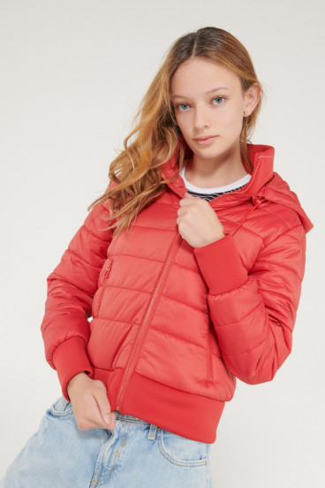 Chaqueta acolchada con capota