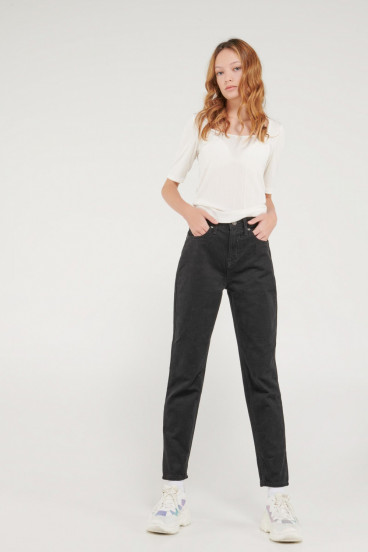 Camiseta chic manga corta con tela importada.