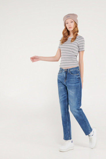 Camiseta básica, manga corta.