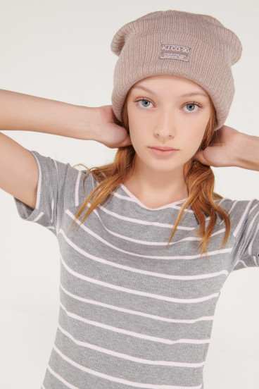 Camiseta básica, manga corta.