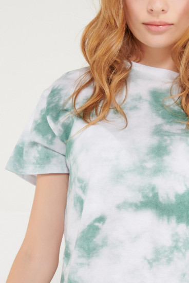 camiseta-manga-corta-y-cuello-redondo-con-estampado