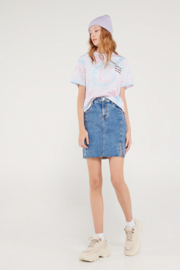 Camiseta manga corta y cuello redondo con estampado.