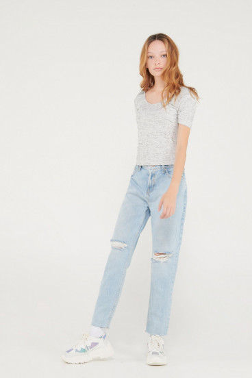 Camiseta chic manga corta con tela importada, detalle espalda.