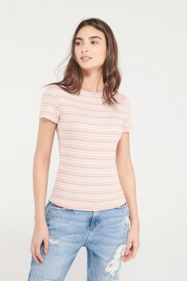 Camiseta básica, manga corta.