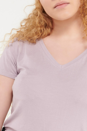 camiseta-basica-manga-corta-con-cuello-en-v