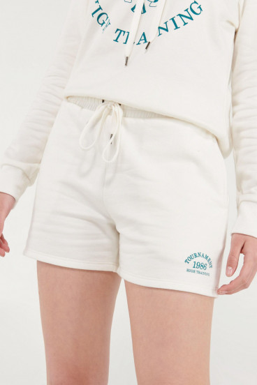 Short con bolsillos y estampado