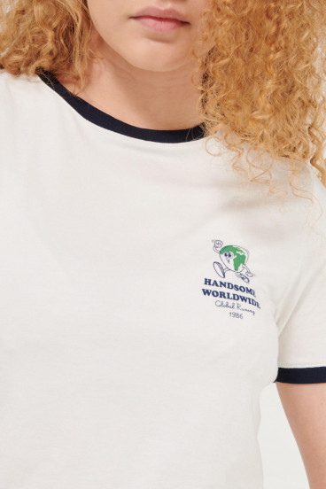 camiseta-cuello-redondo-manga-corta-con-puno-en-contraste-con-estampado
