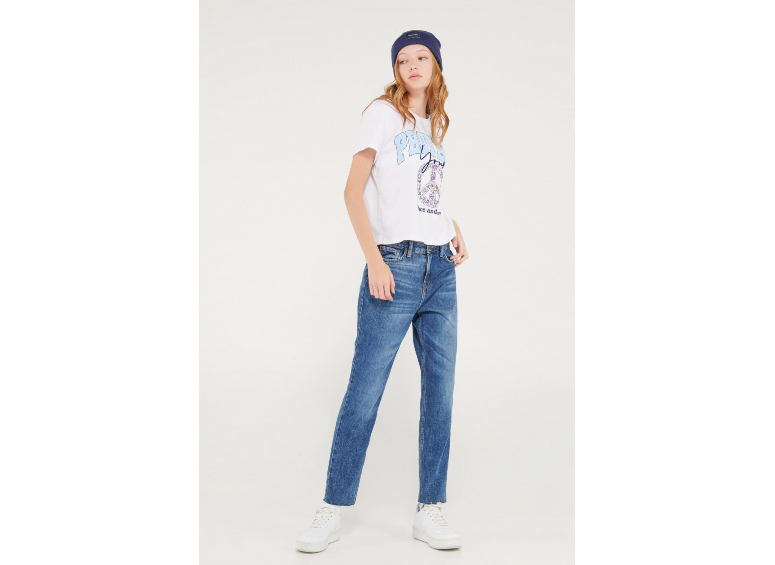 Camiseta manga corta con estampado en frente.