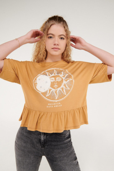 Camiseta chic hombro rodado con estampado