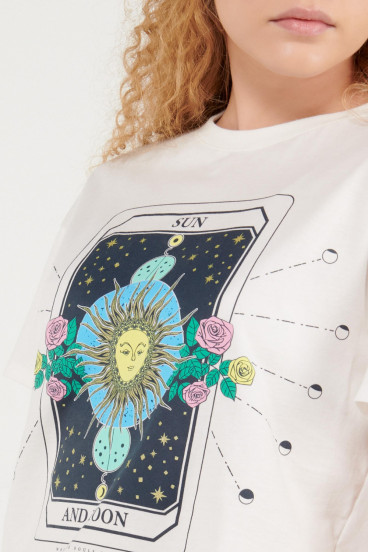 Camiseta manga corta con estampado en frente.