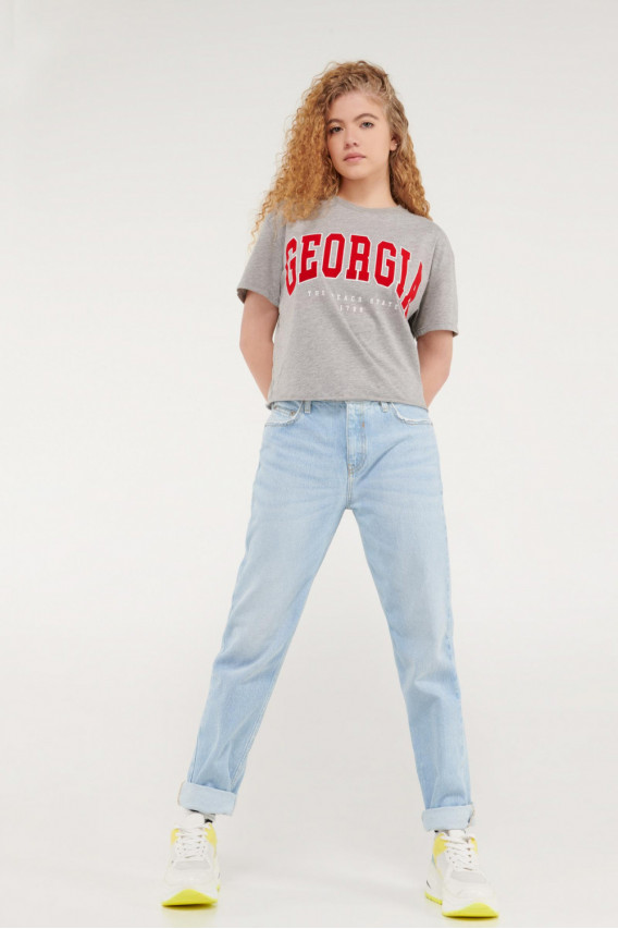 Camiseta manga corta con estampado en frente.