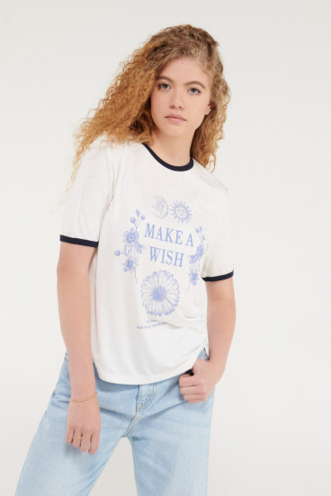 Camiseta con estampado puños en contraste