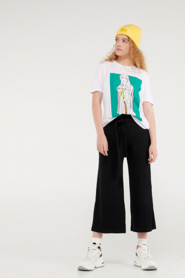 Camiseta básica manga corta estampada.