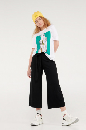 Camiseta básica manga corta estampada.