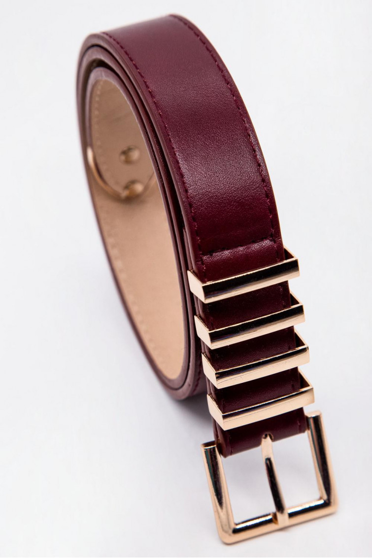 Cinturón con puntera.