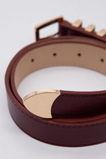 Cinturón con puntera.