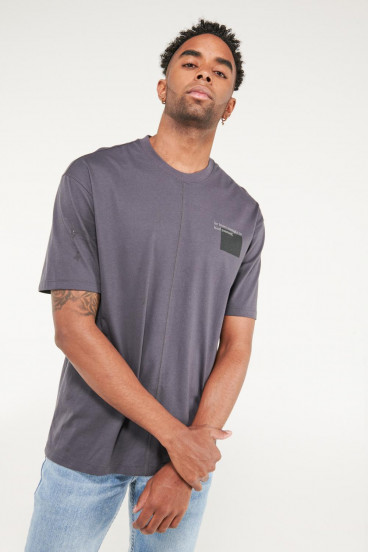 Camiseta manga corta con estampado frente izquierdo