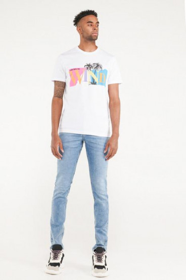 Camiseta manga corta estampada.