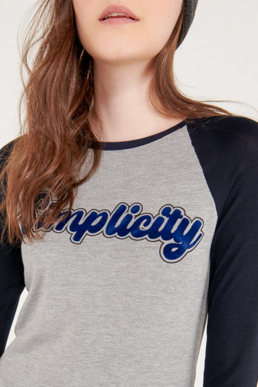 Camiseta manga larga con estampado en frente