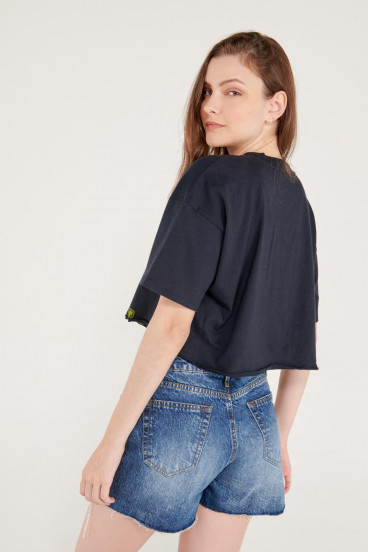 Camiseta manga corta con estampado.