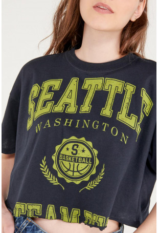 Camiseta manga corta con estampado.