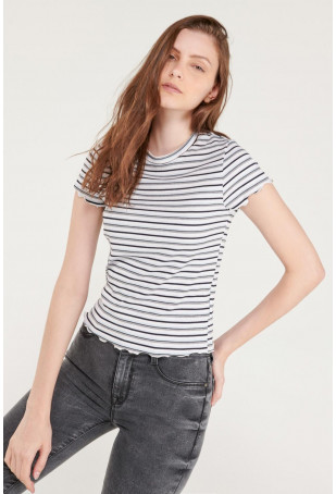 Camiseta cuello redondo para mujer, manga corta en rib.