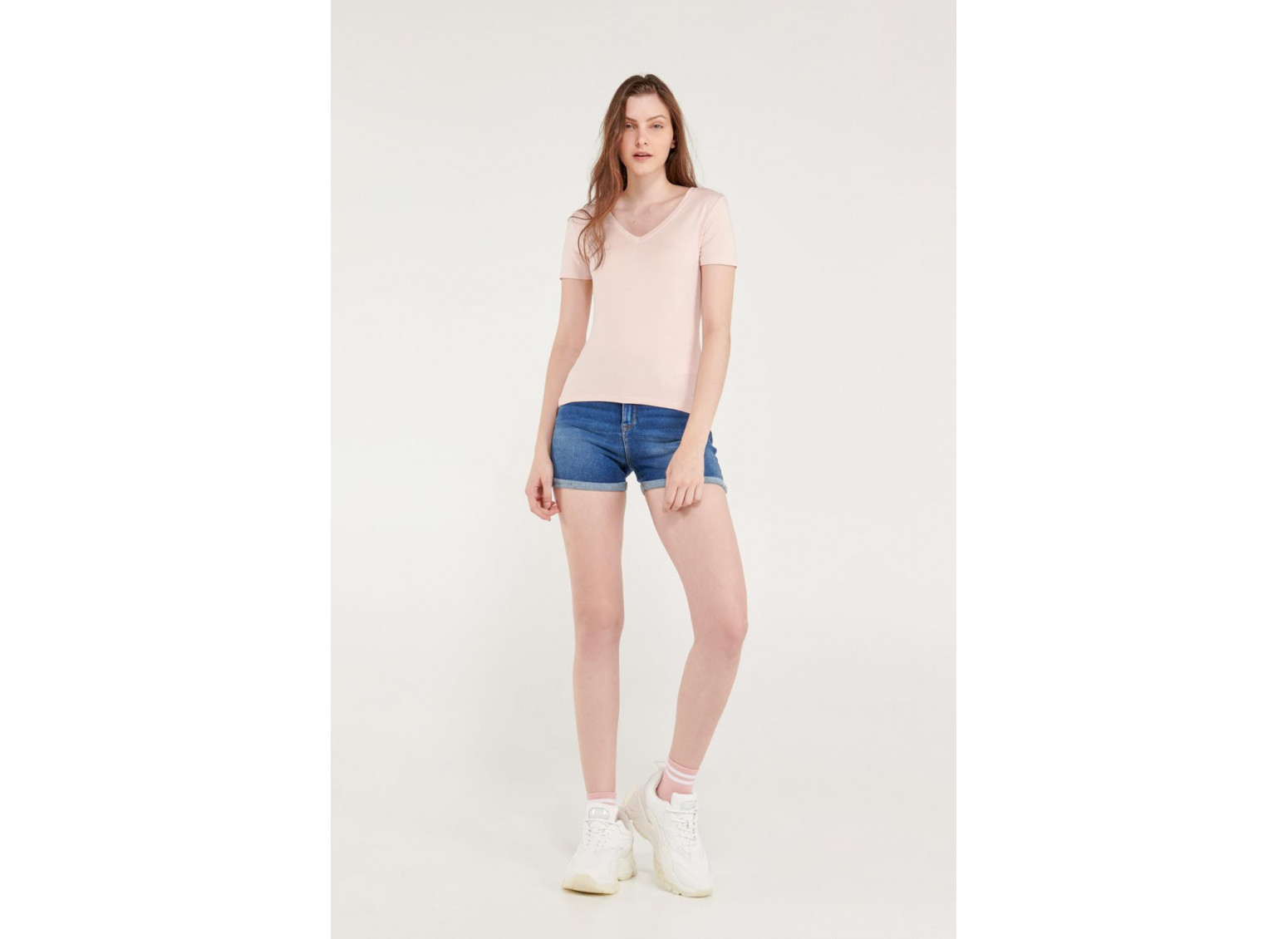 Camiseta básica, manga corta con cuello en V