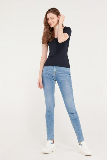 Camiseta básica, manga corta con cuello en V