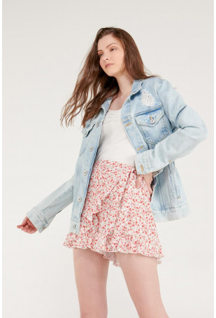 Short con bolsillos y estampado